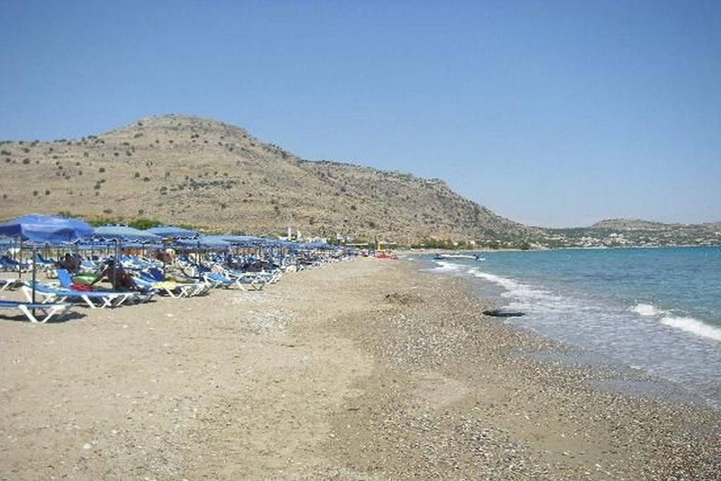 Ellia Hotel: Beach