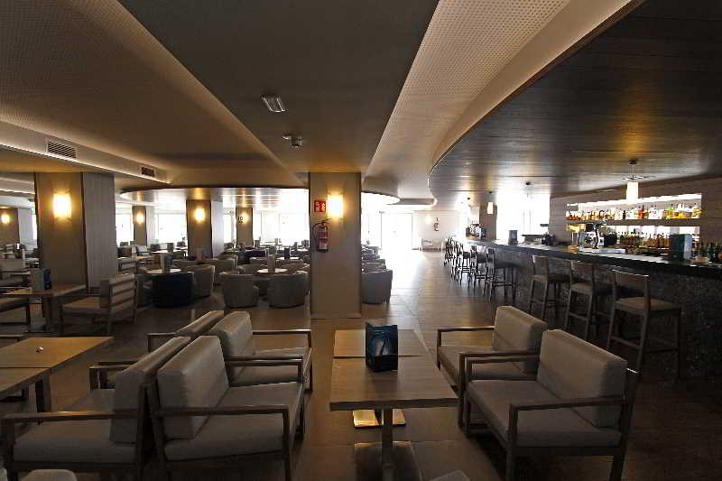 BG Tonga Design Hotel & Suites: Bar