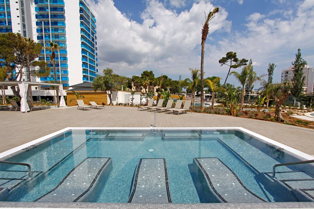 BG Tonga Design Hotel & Suites: Pool