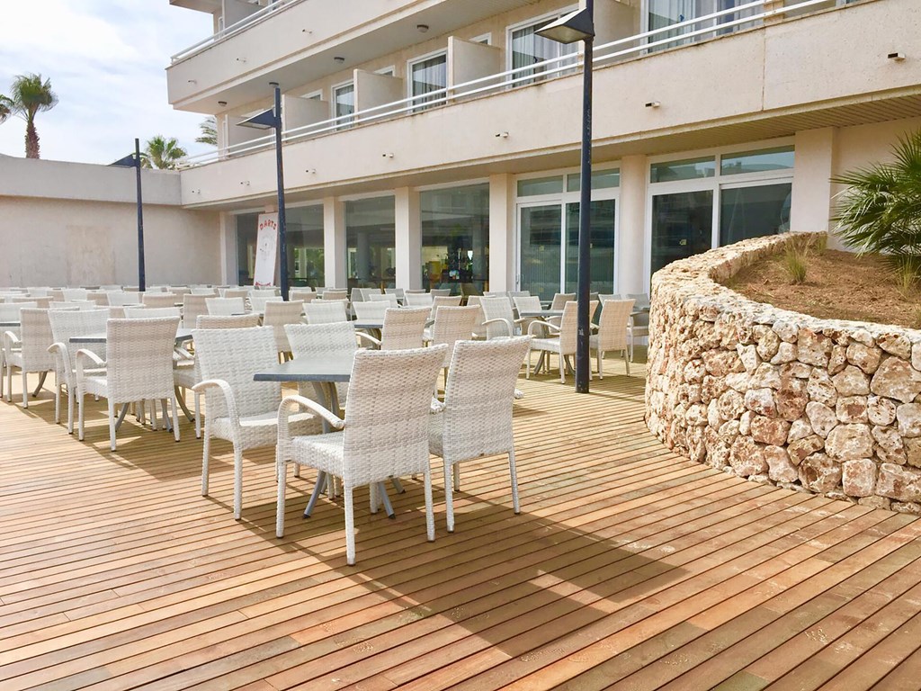 Eix Platja Daurada: Terrace