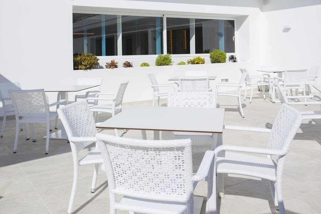 Grupotel Farrutx: Terrace