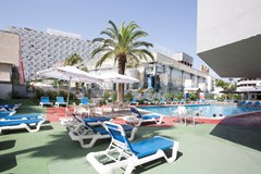 Magalluf Playa - Adults Only: Pool - photo 7