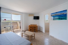 Magalluf Playa - Adults Only: Room APARTMENT SUPERIOR - photo 35