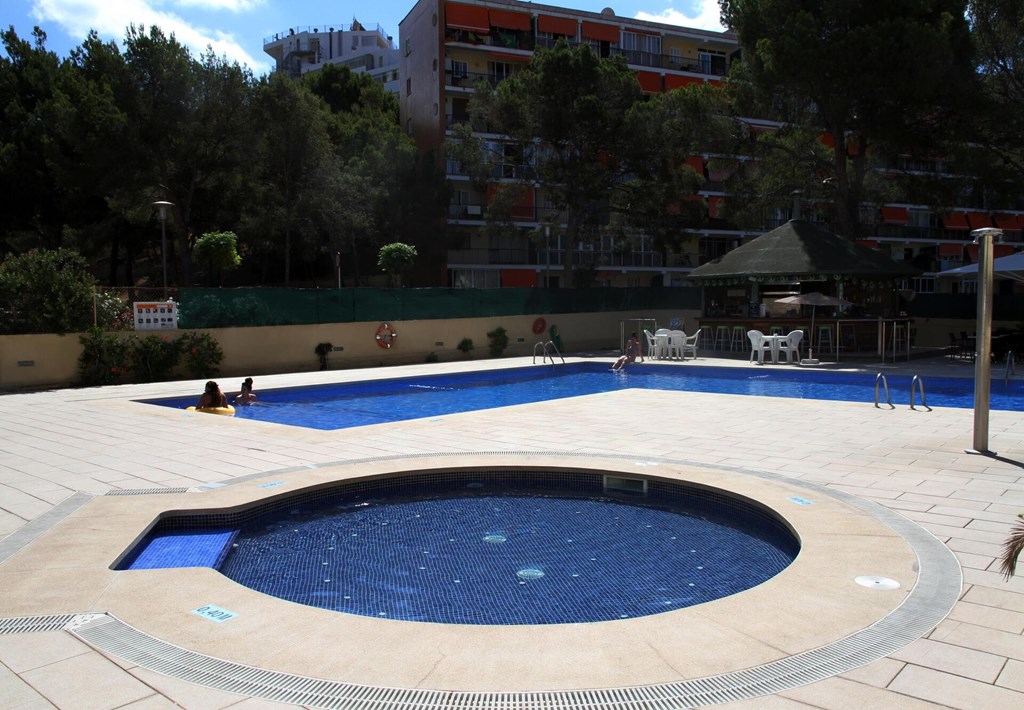 Apartamentos Inn: Pool