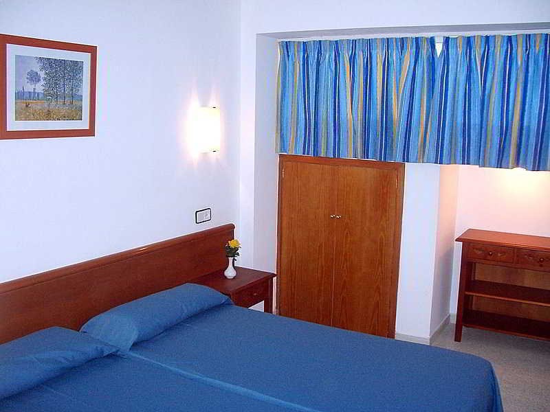 Magaluf Strip Apartments: Room