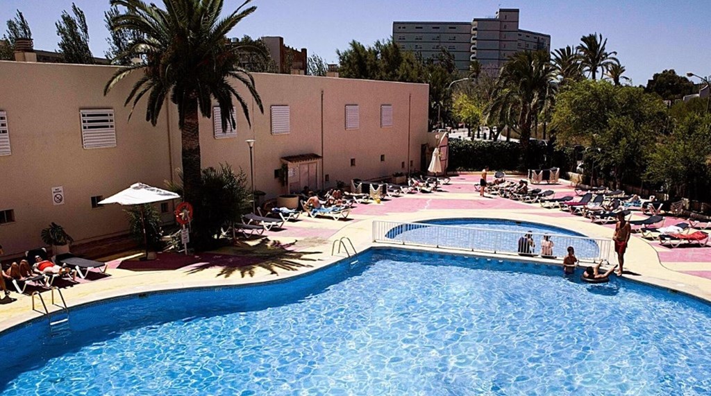 BCM Hotel: Pool