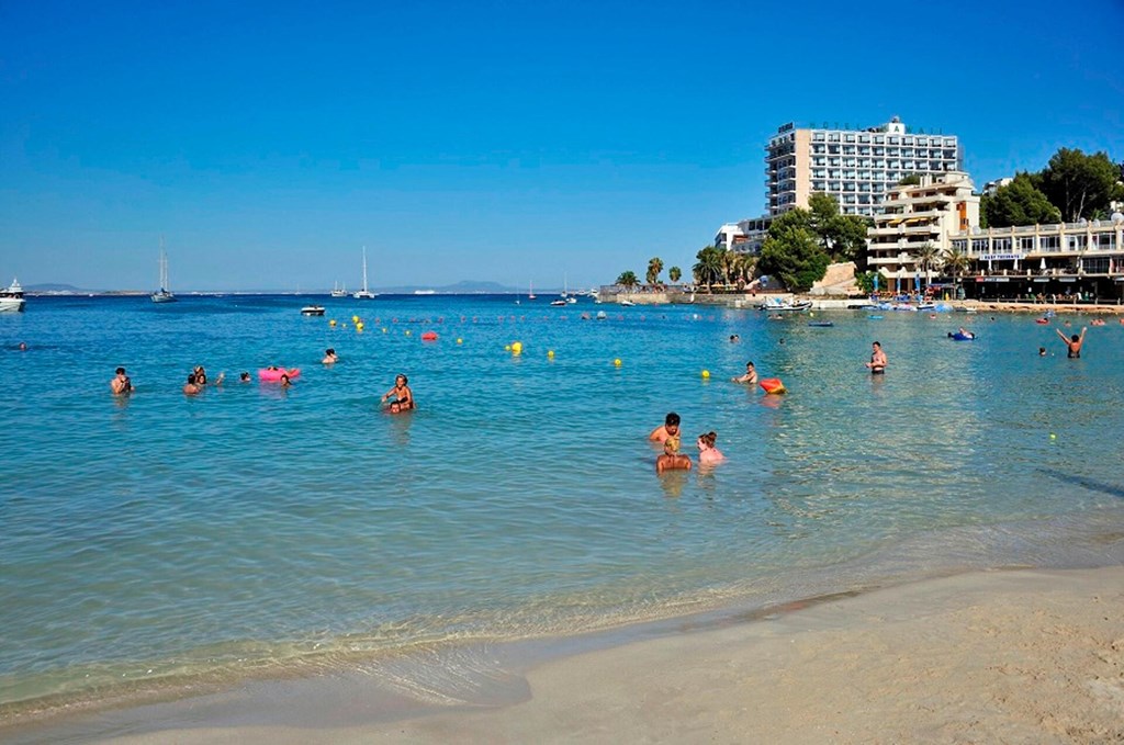 Alua Hawaii Mallorca & Suites: Beach