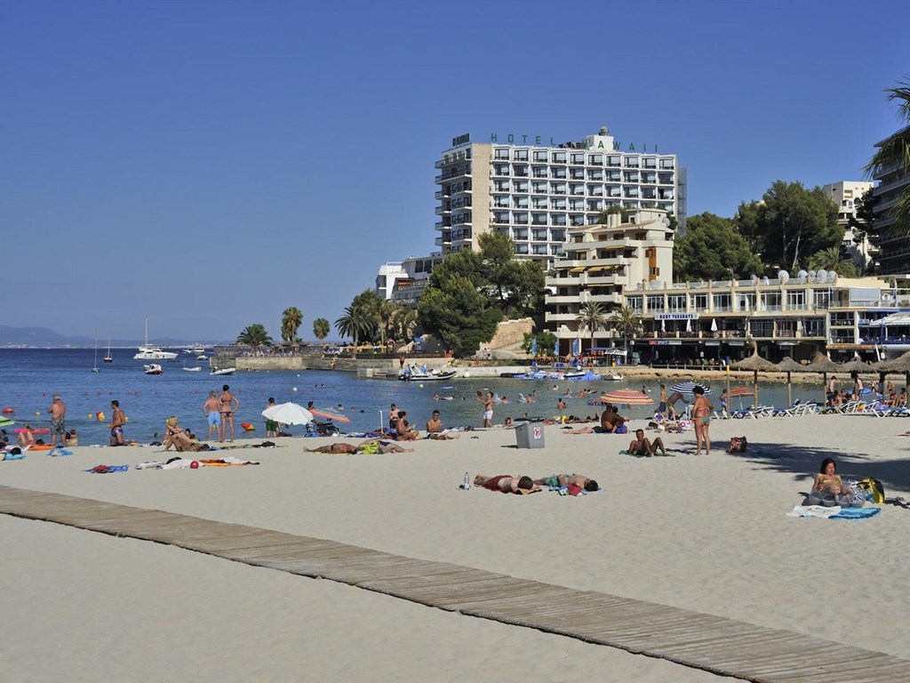 Alua Hawaii Mallorca & Suites: Beach