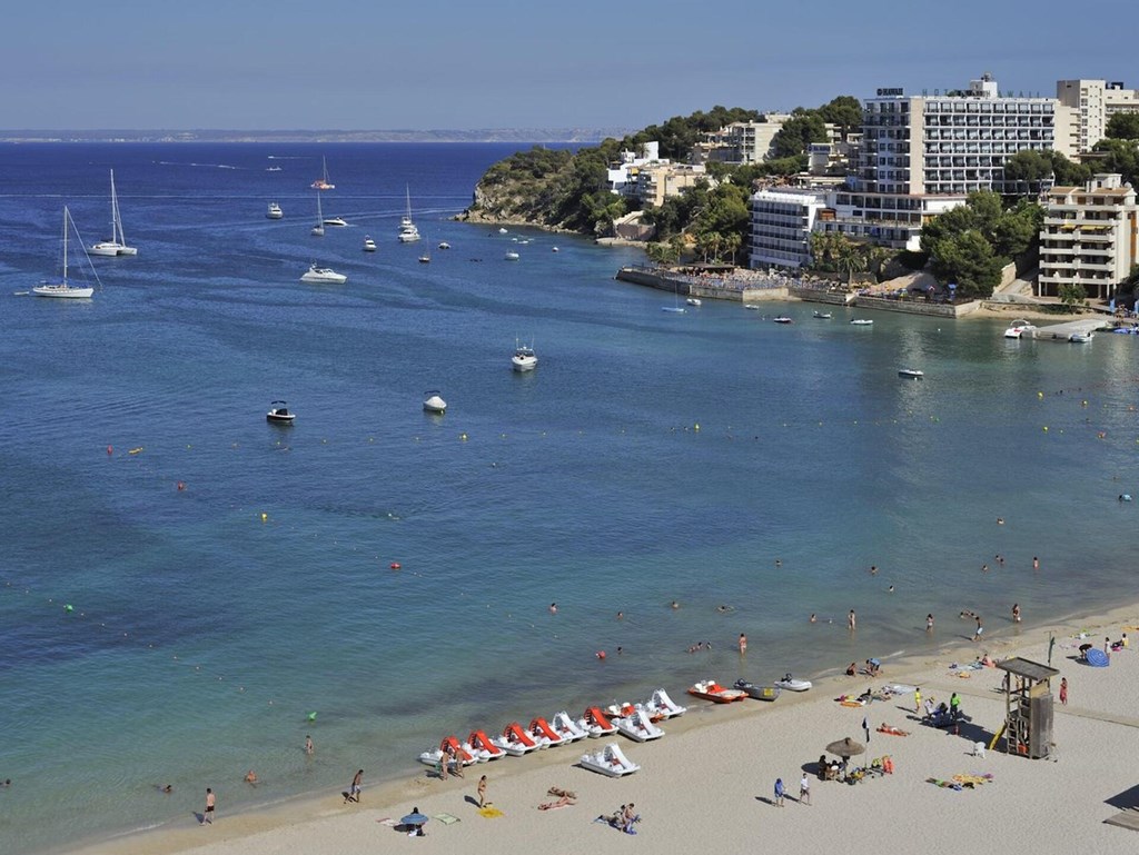 Alua Hawaii Mallorca & Suites: Beach