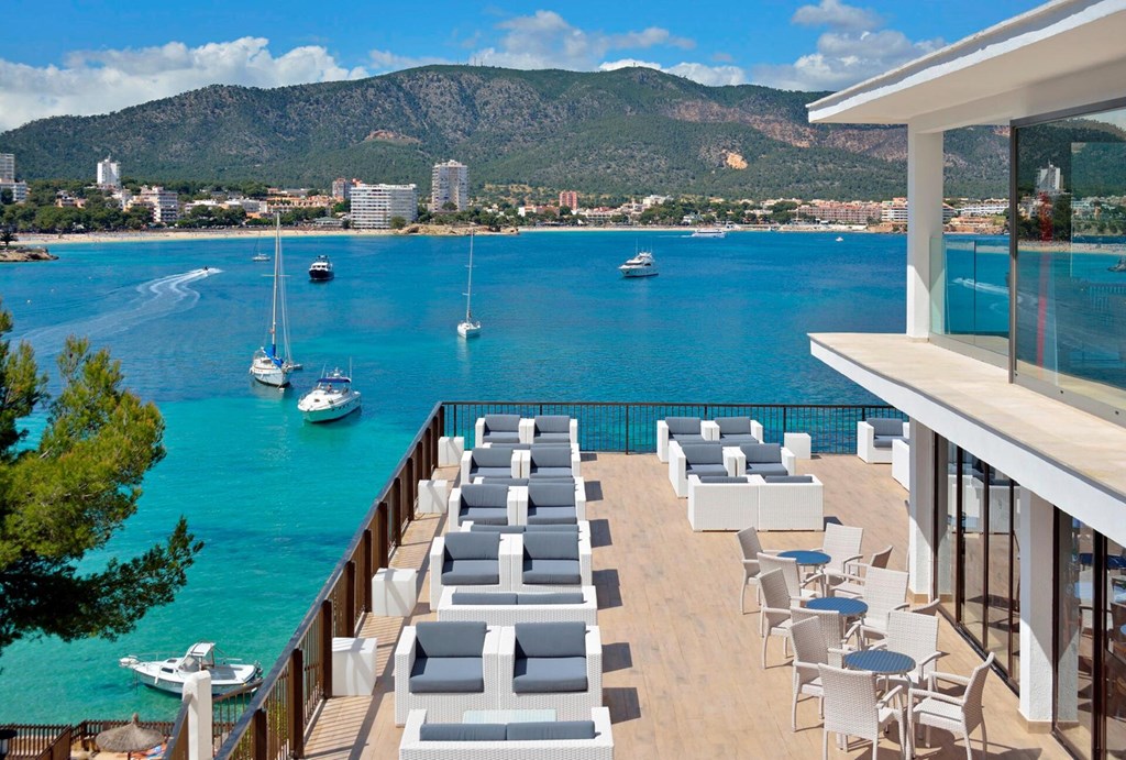 Alua Hawaii Mallorca & Suites: Terrace