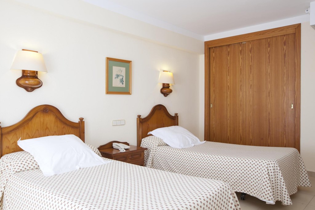 Valentin Paguera Hotel & Suites: Room