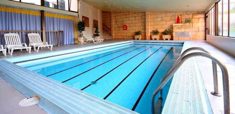 Valentin Park Apartamentos: Pool