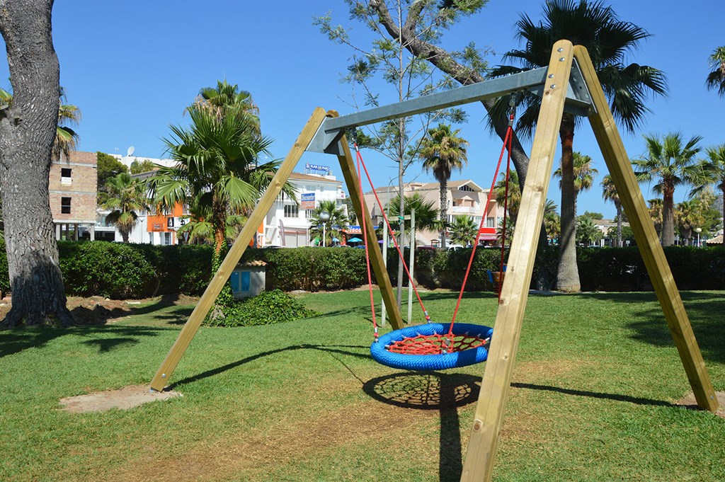 Playa Esperanza Resort: Sports and Entertainment