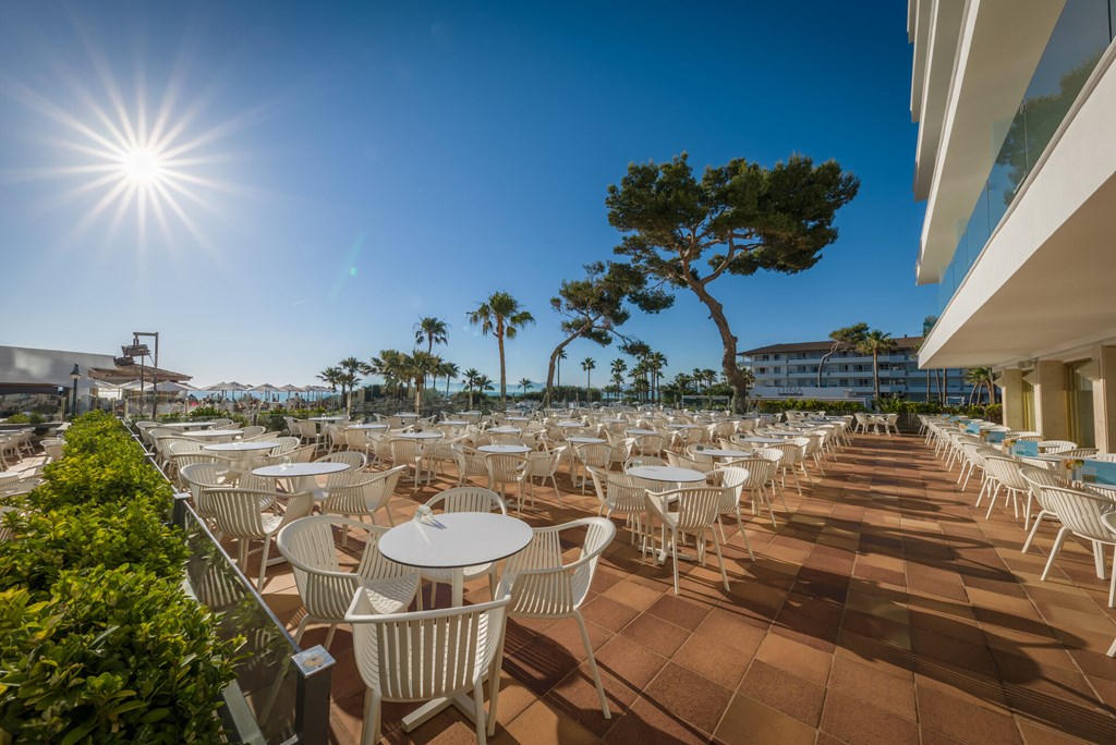 Playa Esperanza Resort: Terrace