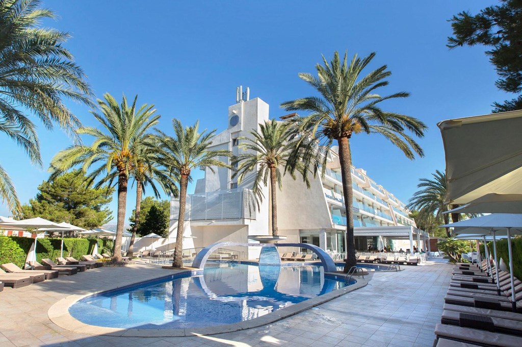 Mar Hotels Playa de Muro Suites: Pool