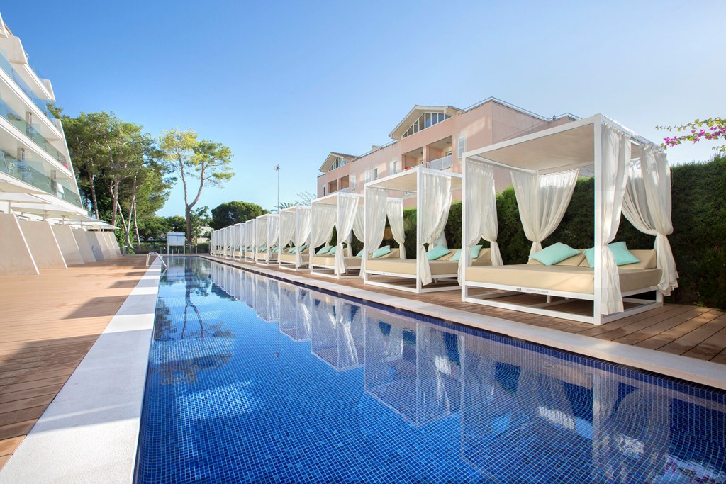 Mar Hotels Playa de Muro Suites: Pool