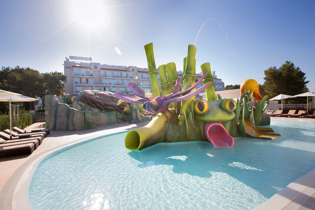 Mar Hotels Playa de Muro Suites: Pool