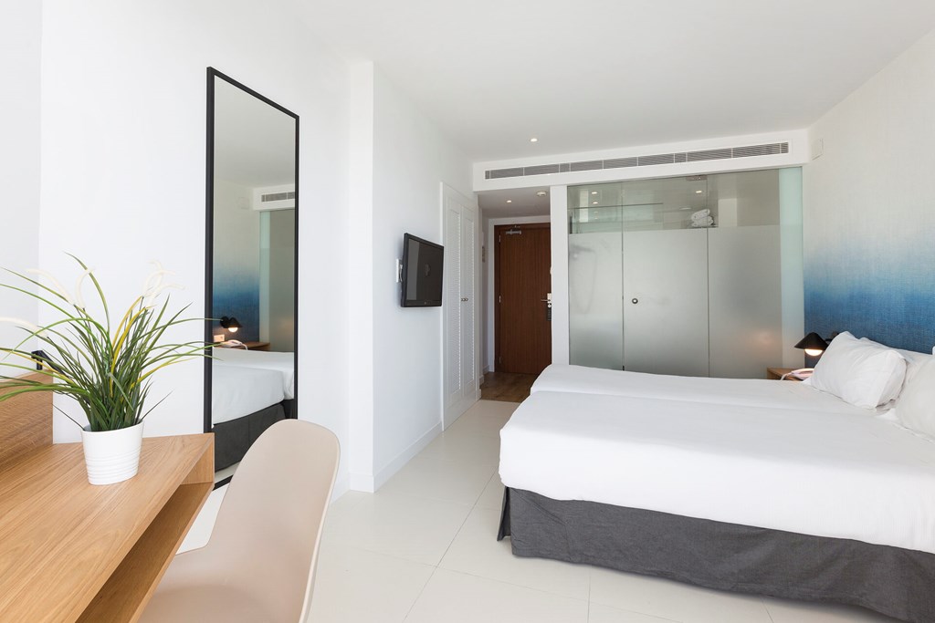 HM Tropical: Room Double or Twin SIDE SEA VIEW