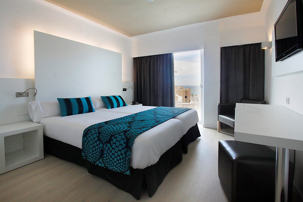 Caballero: Room Double or Twin SIDE SEA VIEW