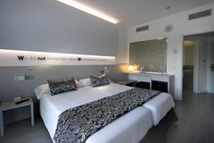 Bg Pamplona: Room TRIPLE STANDARD - photo 34