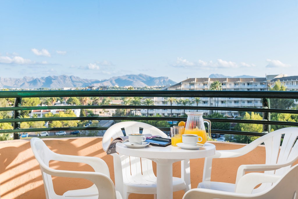 Aparthotel Alcudia Beach: General view