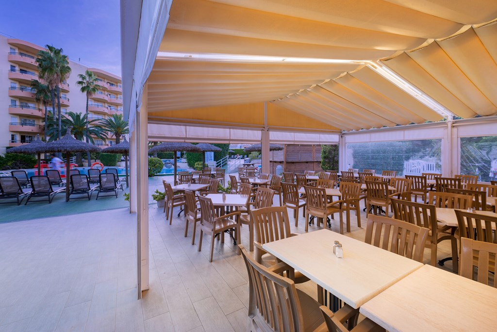 Aparthotel Alcudia Beach: General view