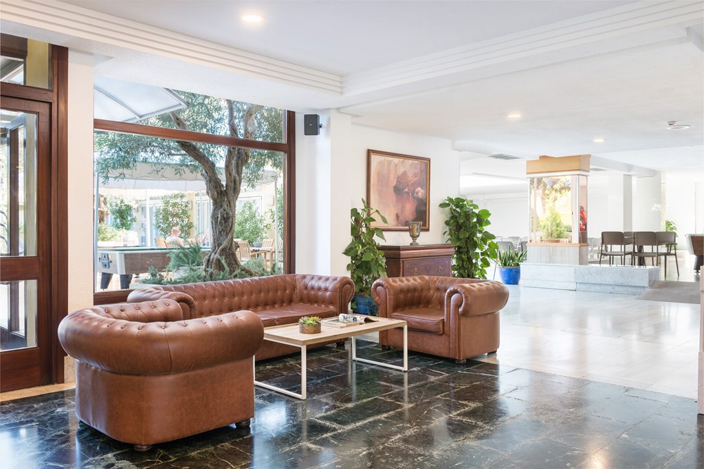 Aparthotel Alcudia Beach: Lobby