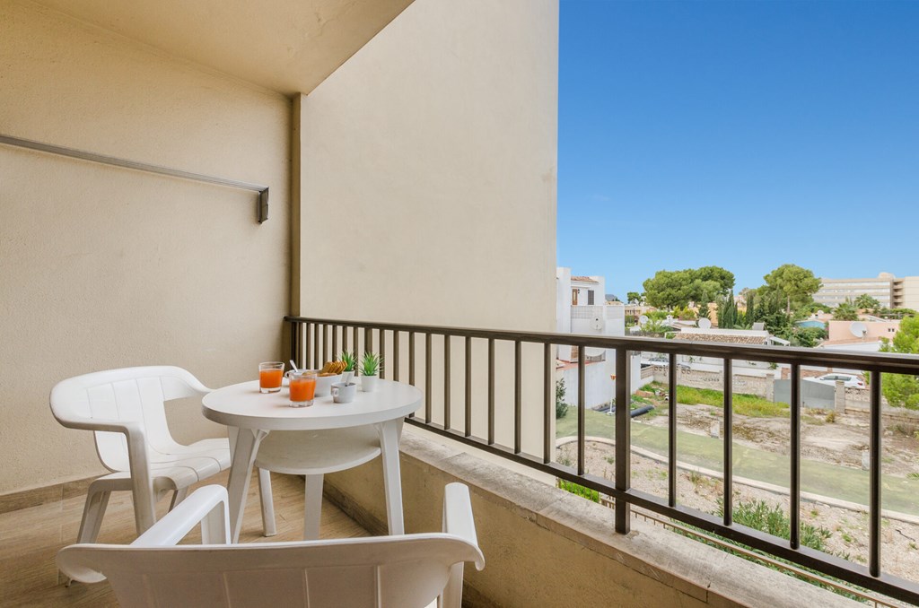 Apartamentos Yourhouse Alcudia: Room APARTMENT GARDEN VIEW WITH BALCONY