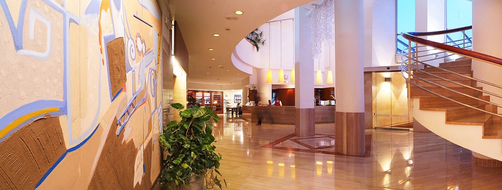 Viva Eden Lago: Lobby