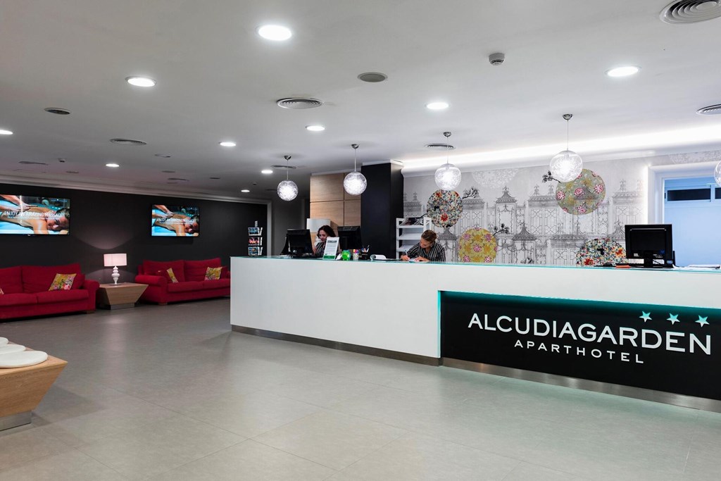 Alcudia Garden: Lobby