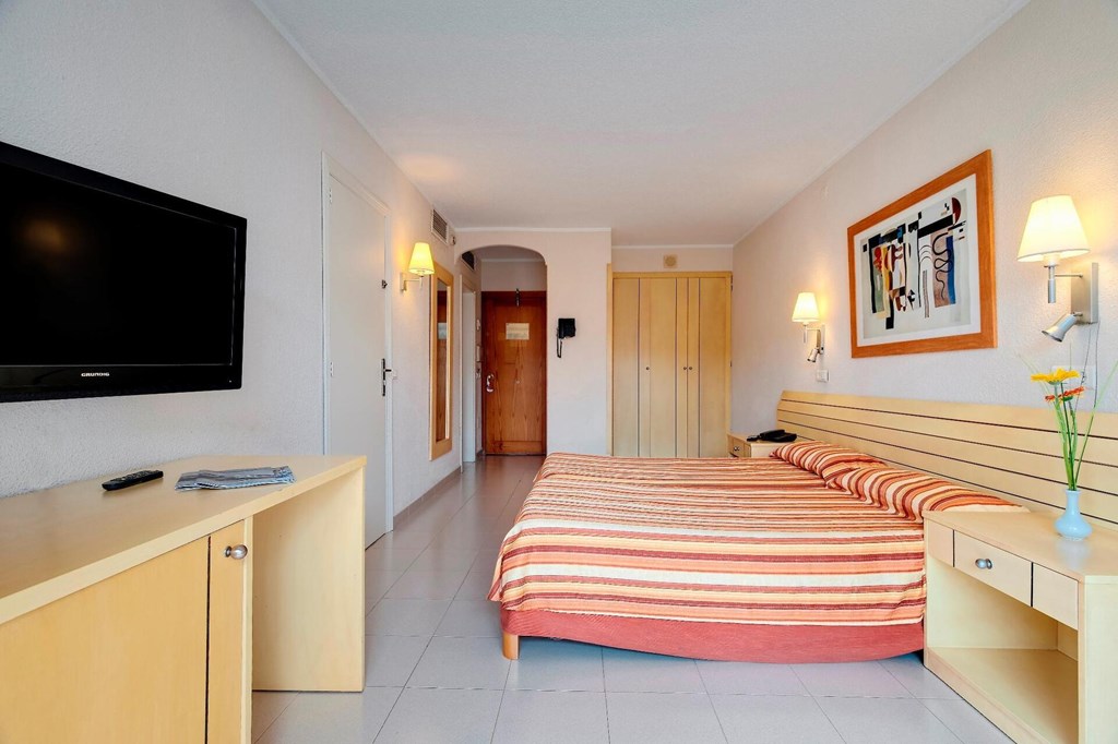 Alcudia Garden: Room