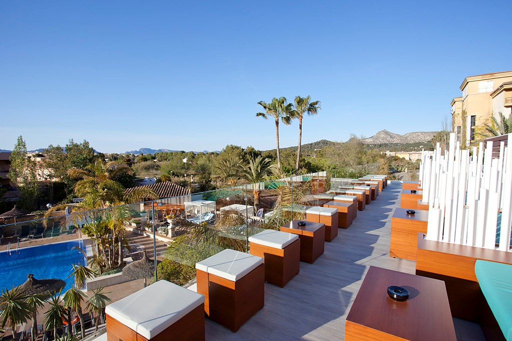 Bahia de Alcudia Spa & Cycling Station: Terrace