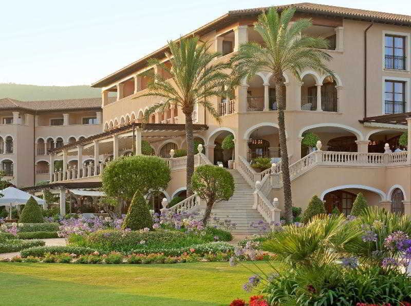 The St. Regis Mardavall Resort: General view