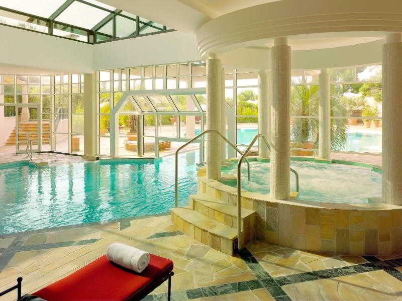 The St. Regis Mardavall Resort: Pool