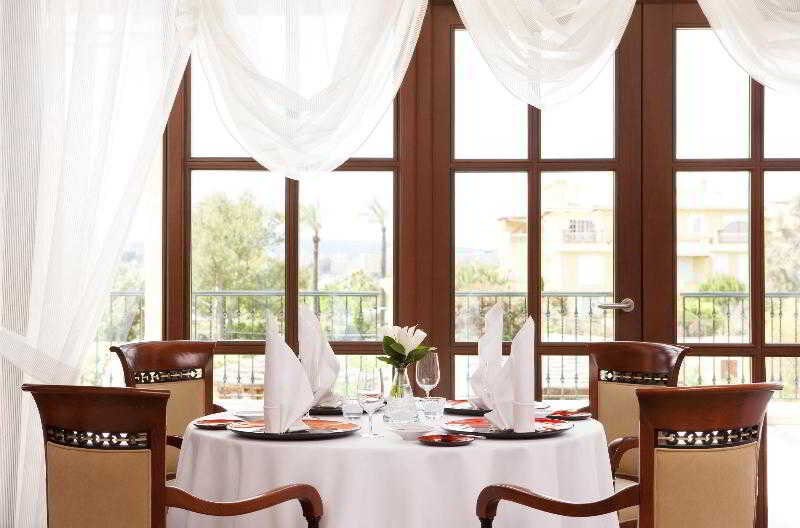 The St. Regis Mardavall Resort: Restaurant