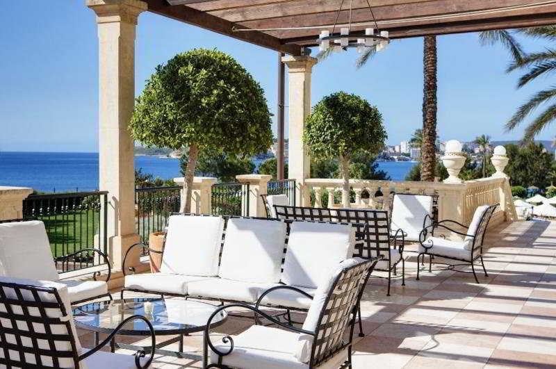 The St. Regis Mardavall Resort: Terrace