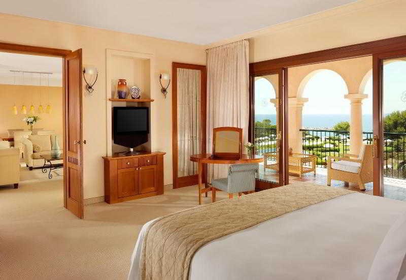 The St. Regis Mardavall Resort: Room