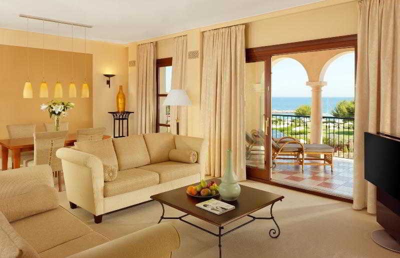 The St. Regis Mardavall Resort: Room