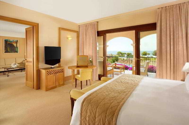 The St. Regis Mardavall Resort: Room