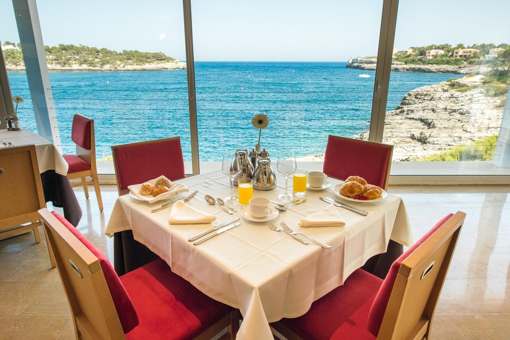 Blau PortoPetro Beach Resort & Spa: Restaurant