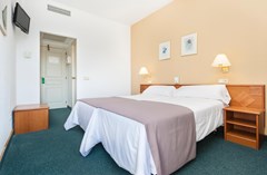 Hotel Globales Playa Santa Ponsa: Room Double or Twin STANDARD - photo 7