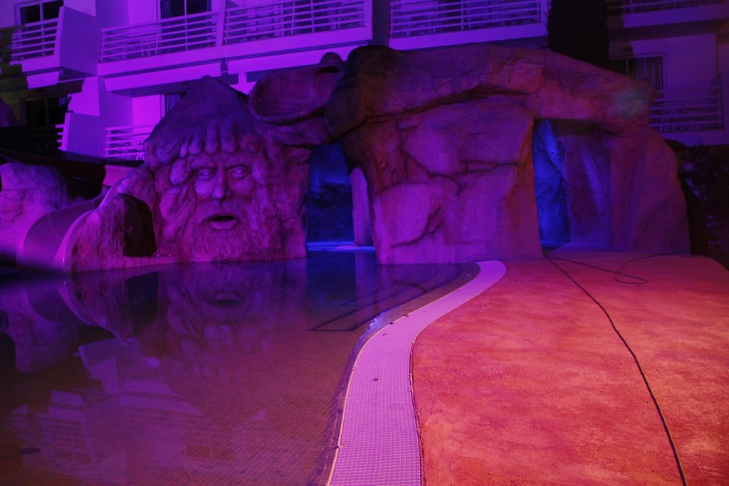 Pirates Village: Pool