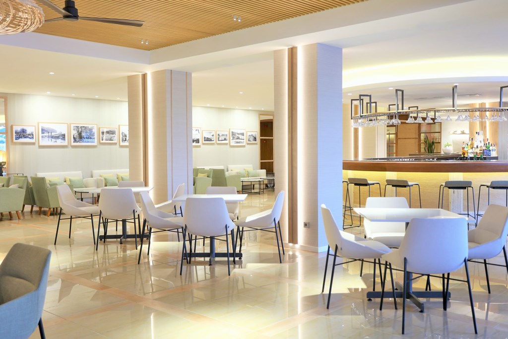 Iberostar Jardín del Sol Suites: Bar