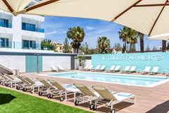 Plaza Santa Ponsa Boutique Hotel: Pool - photo 4