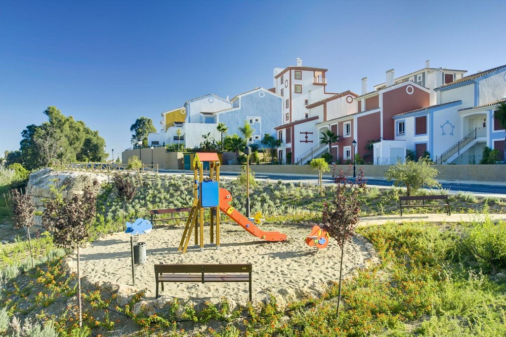 Cortijo del Mar Resort: Sports and Entertainment