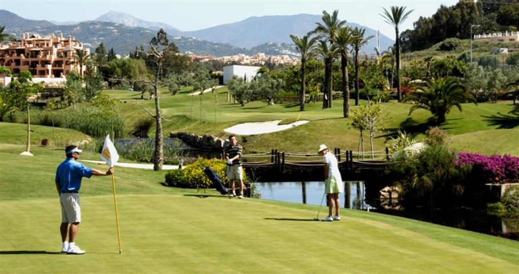 Cortijo del Mar Resort: Sports and Entertainment