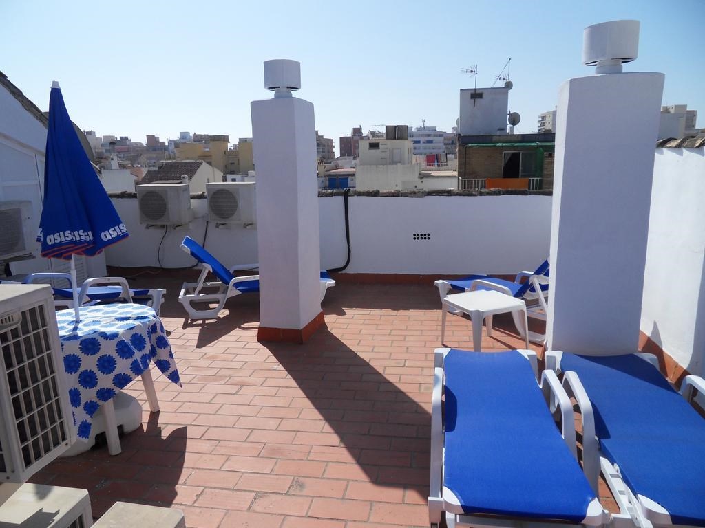 Hostal Marbella: Terrace