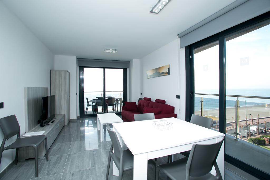 Apartamentos Fuengirola Playa: Room