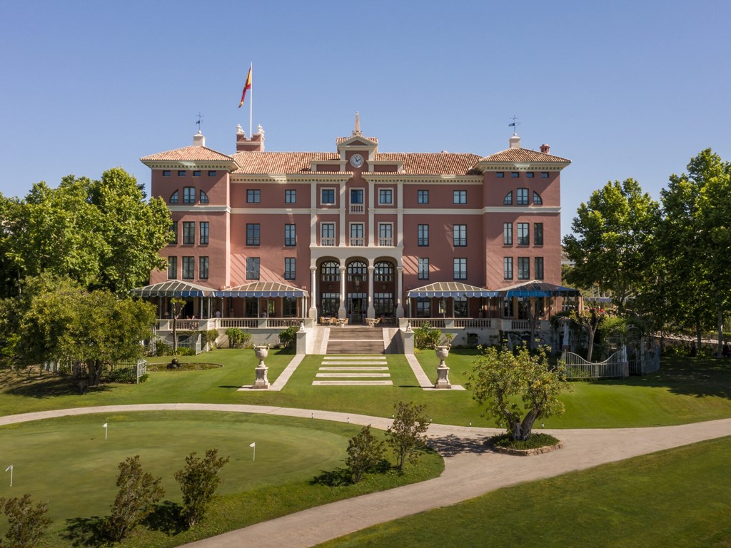 Anantara Villa Padierna Palace: General view