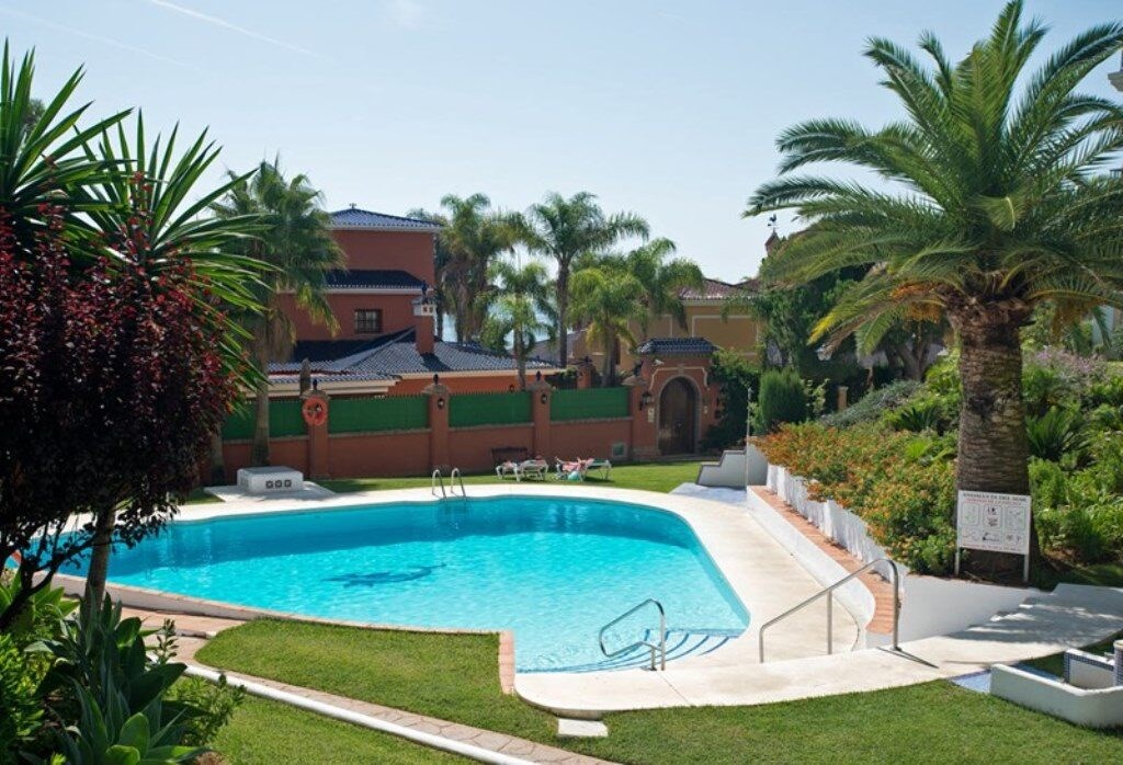 Apartment in Marbella, Malaga 102955: Pool